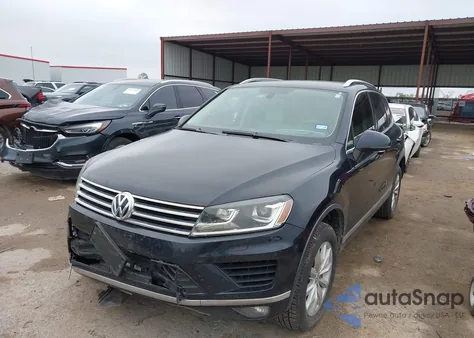 2015 Volkswagen Touareg V6 Sport z USA, uszkodzony, nr VIN WVGEF9BP3FD002261